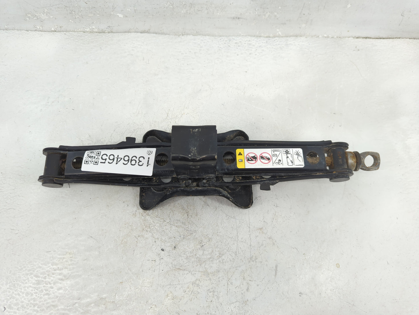 2016 Dodge Journey Spare Scissor Car Jack 1396465 - Oemusedautoparts1.com