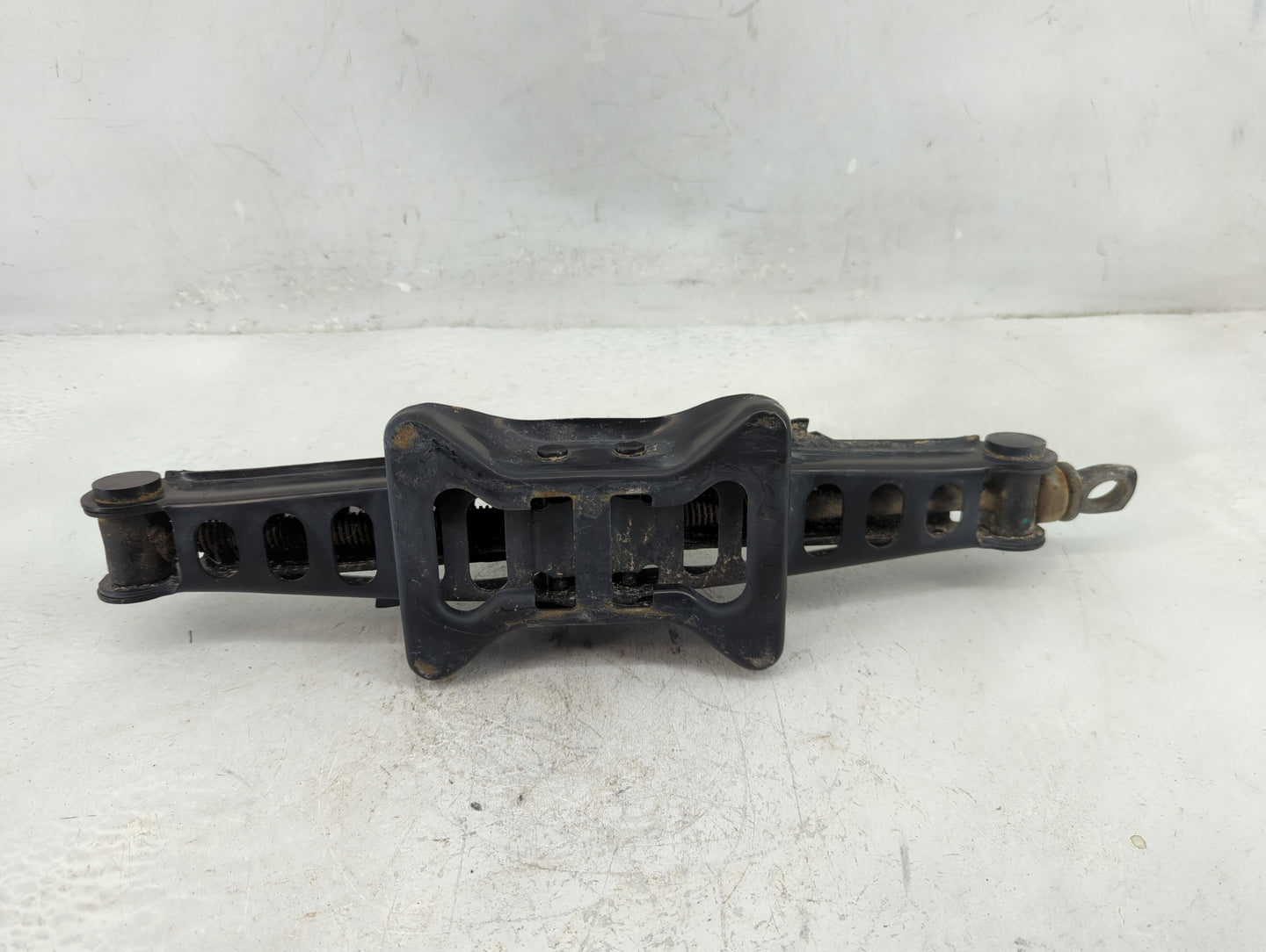 2016 Dodge Journey Spare Scissor Car Jack 1396465 - Oemusedautoparts1.com