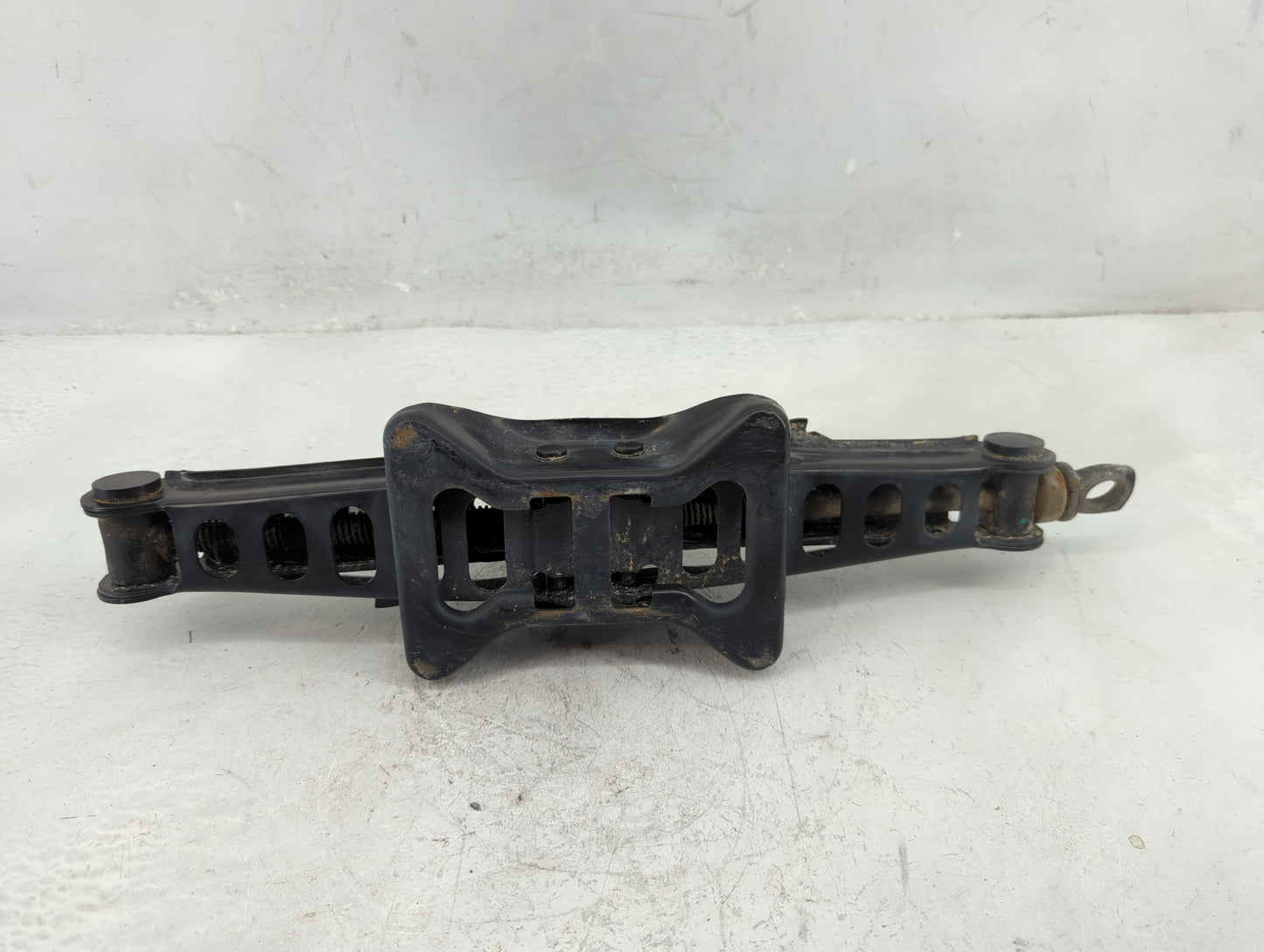 2016 Dodge Journey Spare Scissor Car Jack 1396465 - Oemusedautoparts1.com