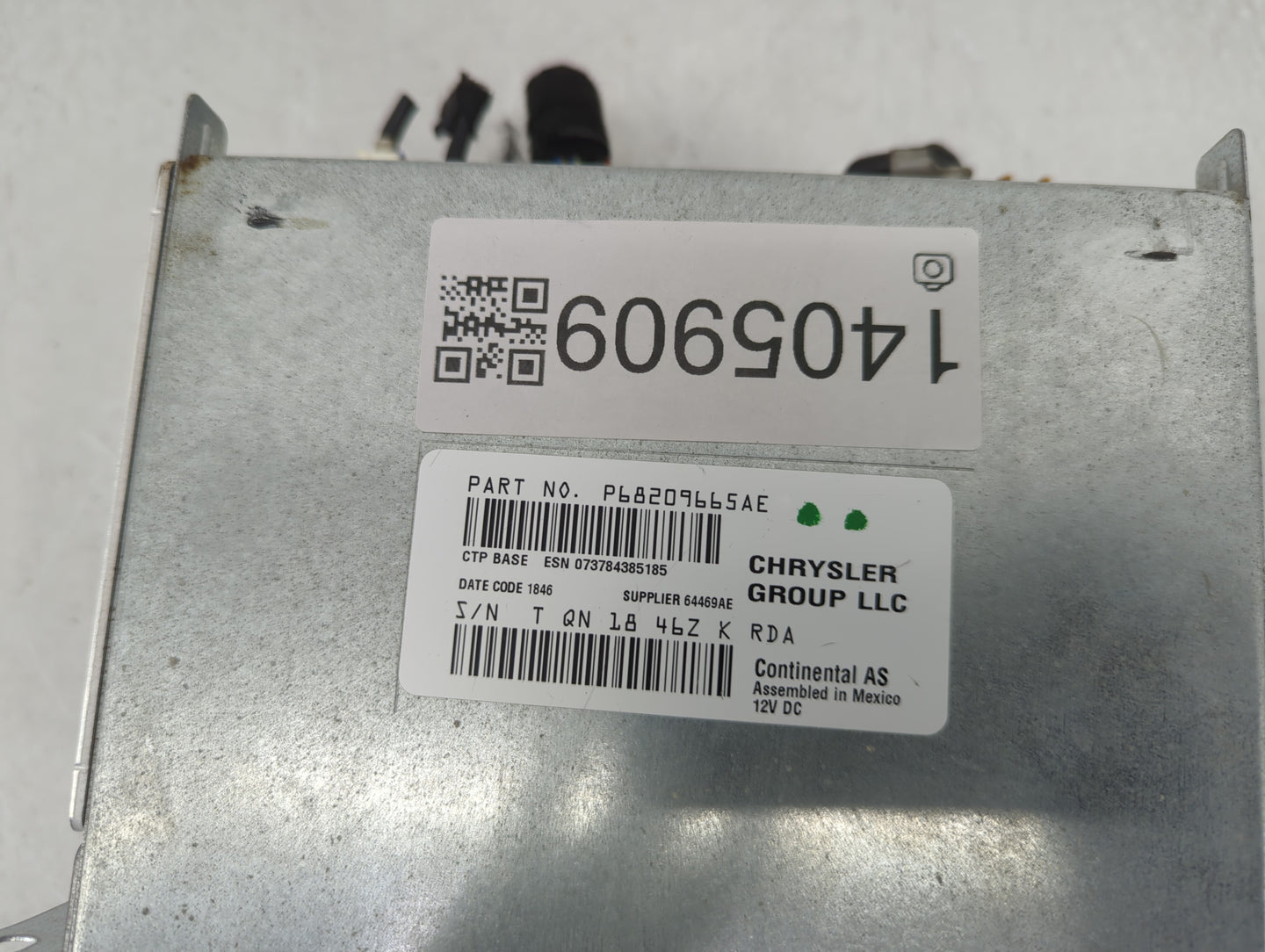2018-2020 Dodge Journey Radio AM FM Cd Player Receiver Replacement P/N:P68209665AE Fits Fits 2018 2019 2020 OEM Used Auto Pa