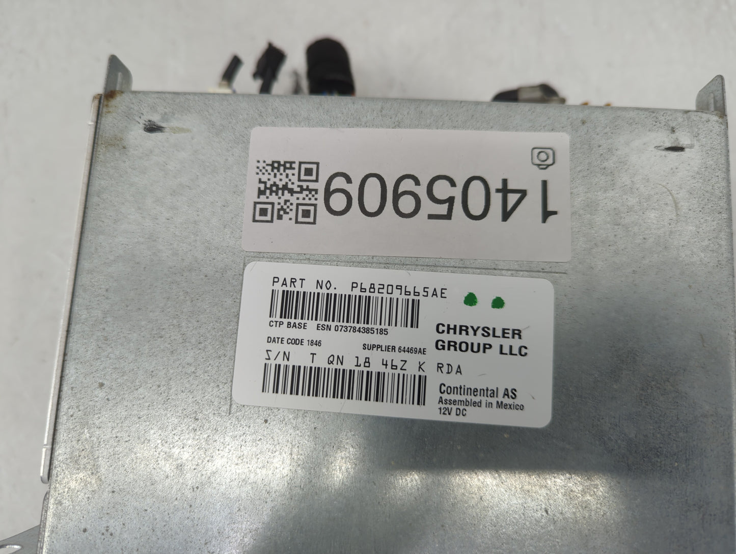 2018-2020 Dodge Journey Radio AM FM Cd Player Receiver Replacement P/N:P68209665AE Fits Fits 2018 2019 2020 OEM Used Auto Pa