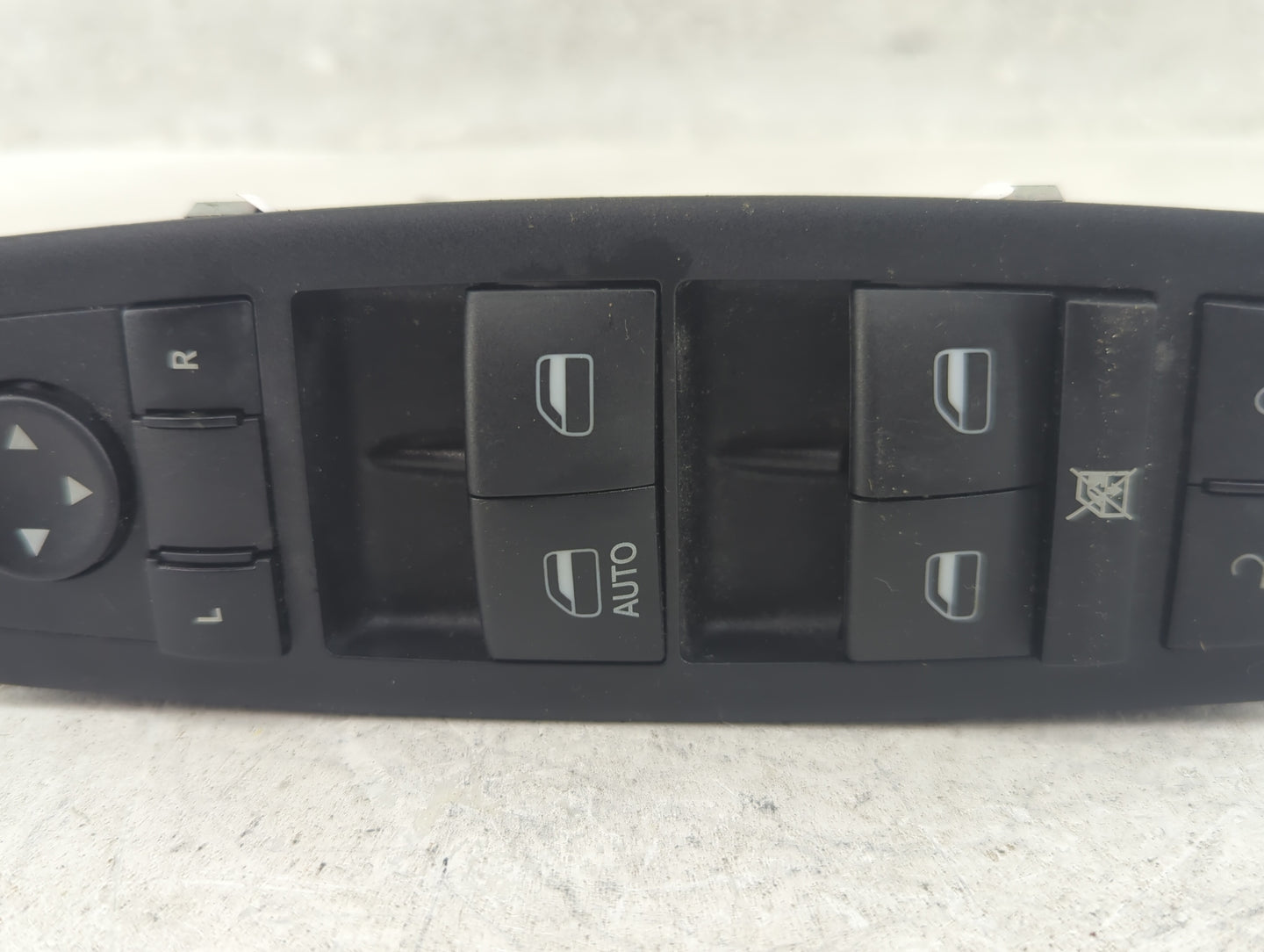 2016 Dodge Journey Driver Left Door Master Power Window Switch 1417962 - Oemusedautoparts1.com