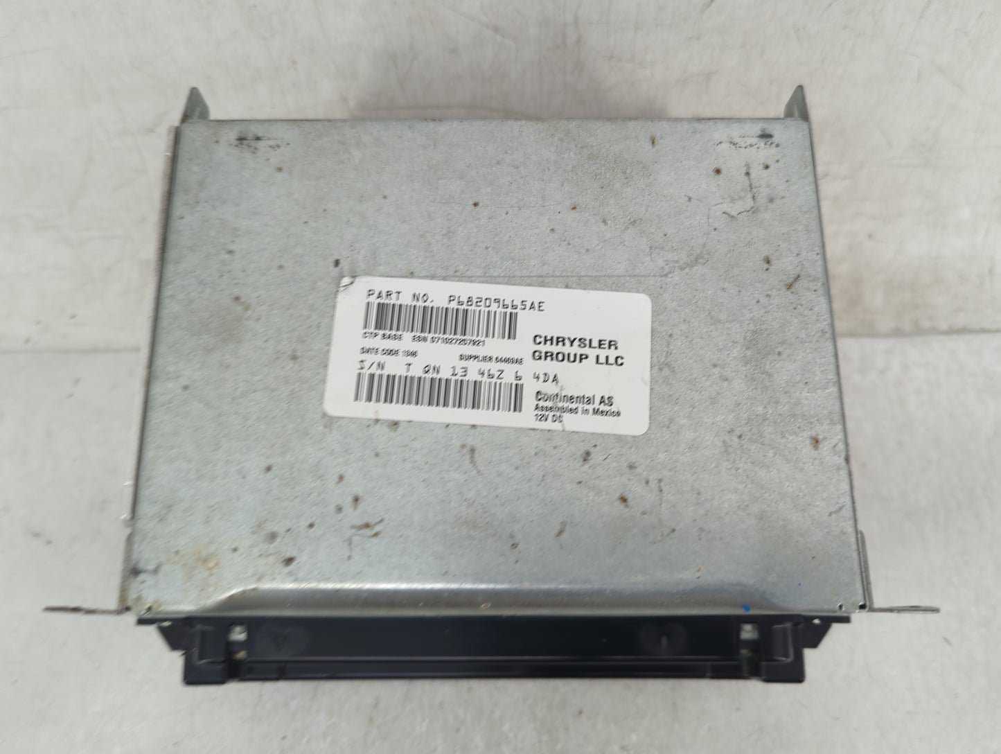 2018-2020 Dodge Journey Radio AM FM Cd Player Receiver Replacement P/N:68209665AE Fits Fits 2018 2019 2020 OEM Used Auto Par