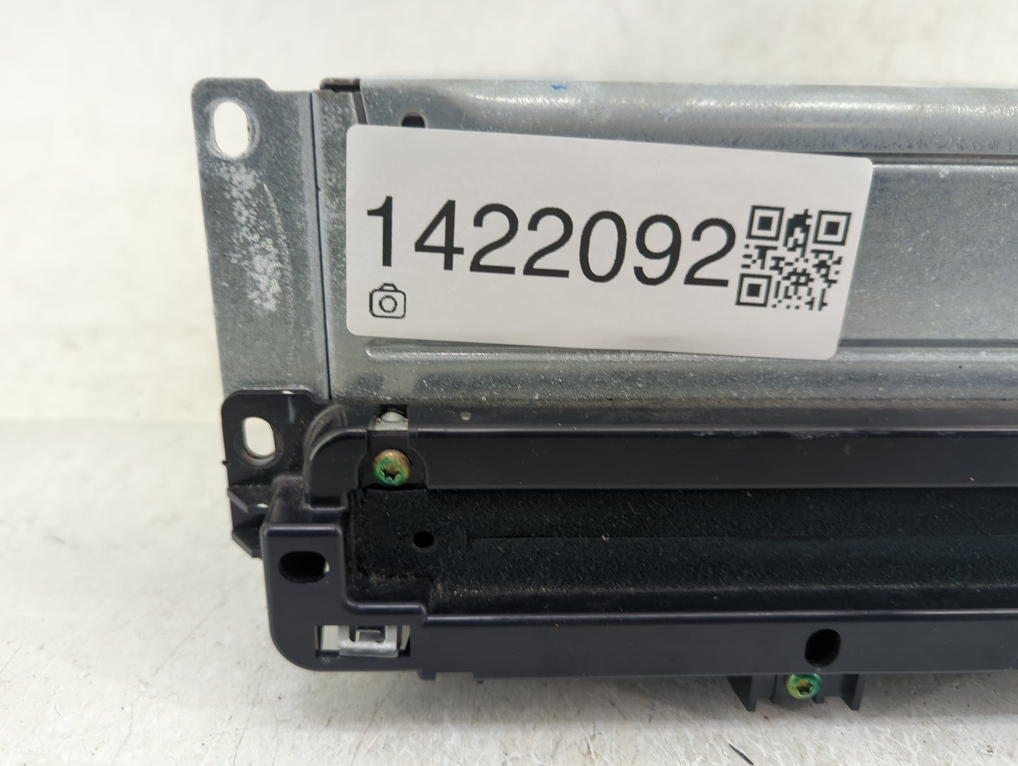 2016 Dodge Journey Radio AM FM Cd Player Receiver Replacement P/N:P68209666AA P68209665AD Fits OEM Used Auto Parts - Oemused