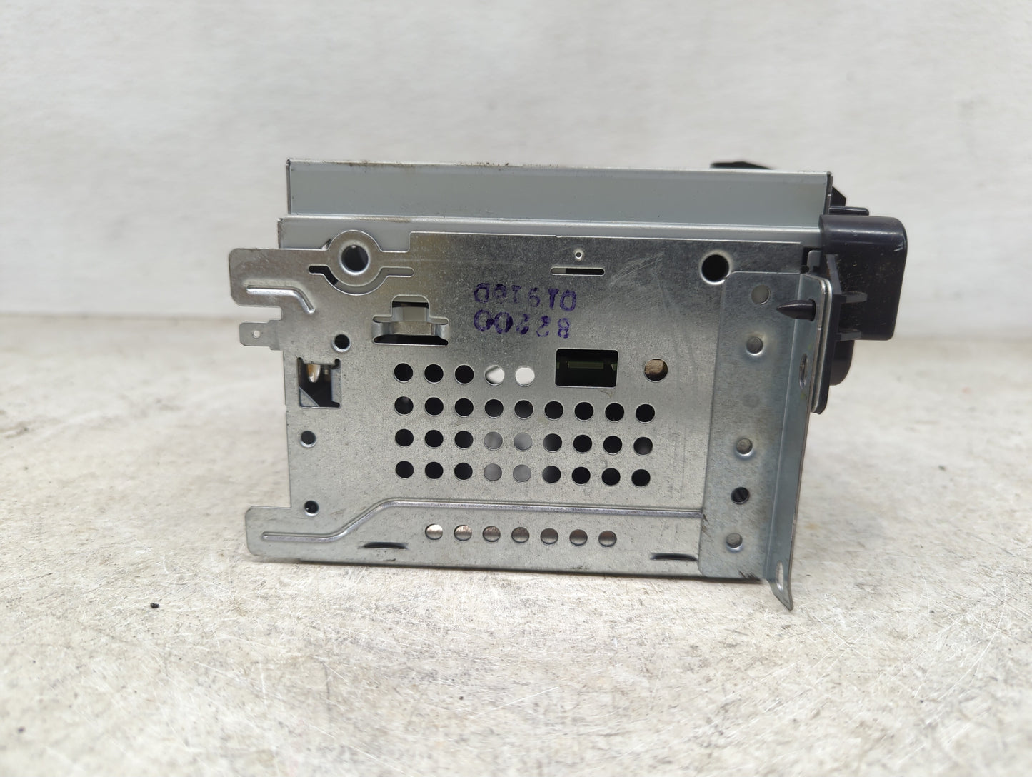 2016 Dodge Journey Radio AM FM Cd Player Receiver Replacement P/N:P68209666AE AM5T18C815AC Fits OEM Used Auto Parts - Oemuse