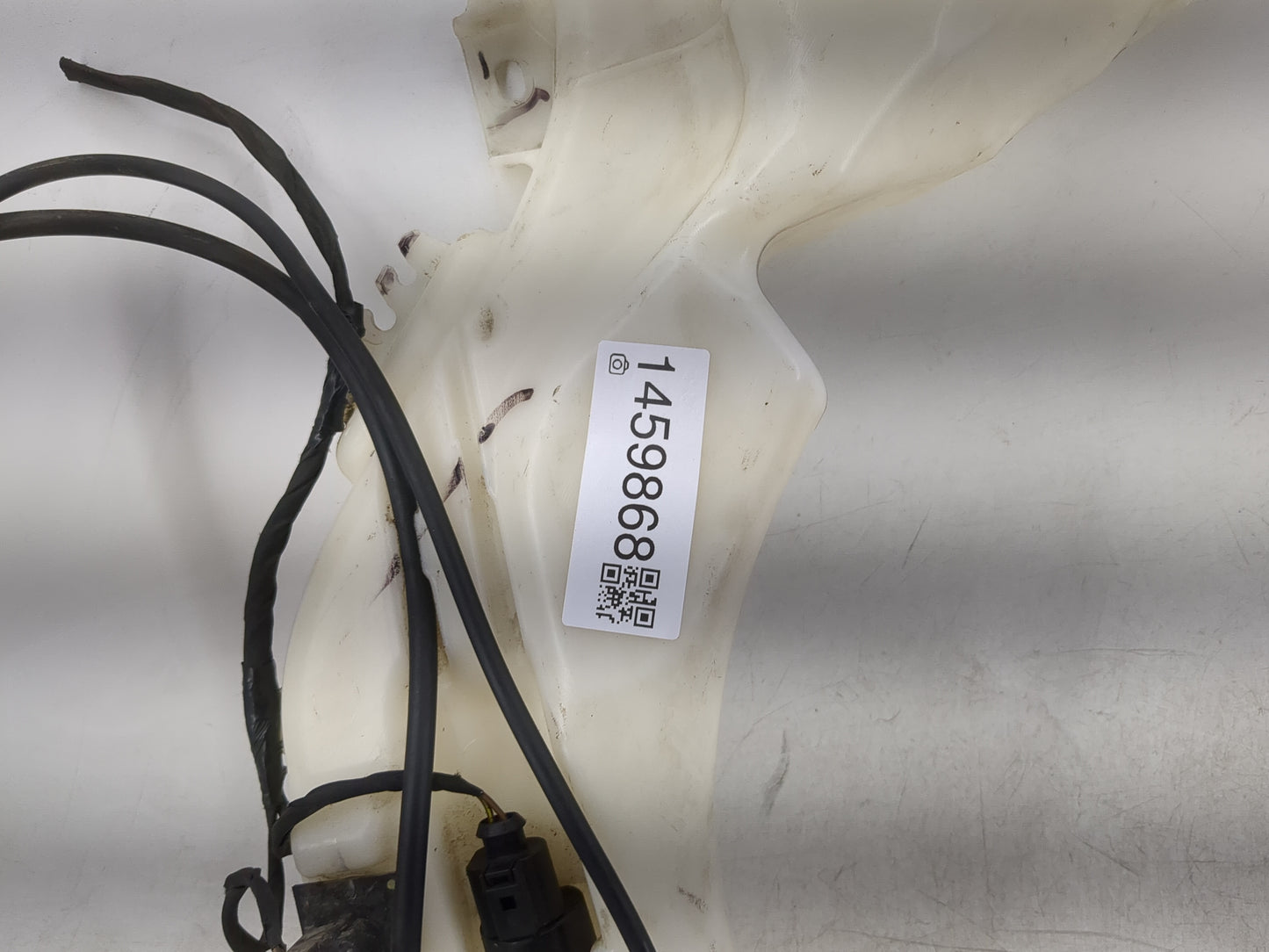 2016 Dodge Journey Windshield Washer Fluid Reservoir Bottle Oem - Oemusedautoparts1.com