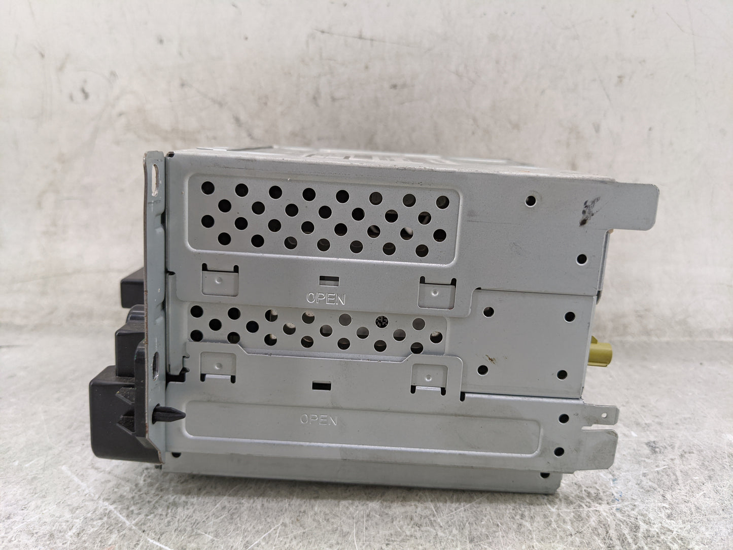 2018-2020 Dodge Journey Radio AM FM Cd Player Receiver Replacement P/N:P68283417AB CQ-UC05E2GXB Fits Fits 2018 2019 2020 OEM