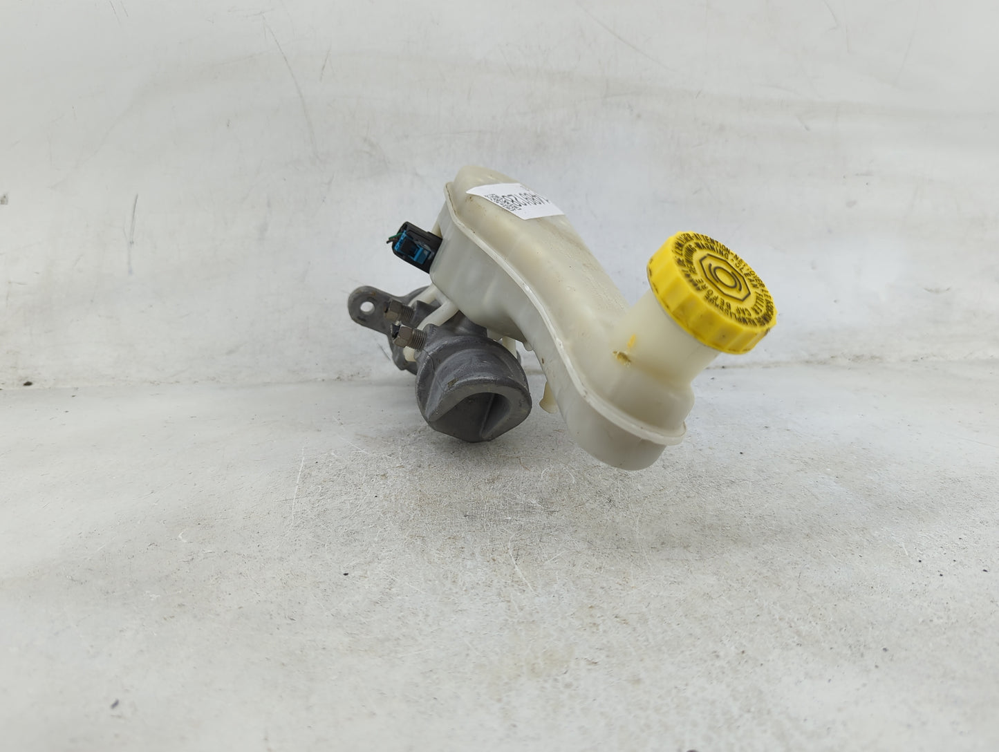 2016 Dodge Journey Brake Master Cylinder - Oemusedautoparts1.com