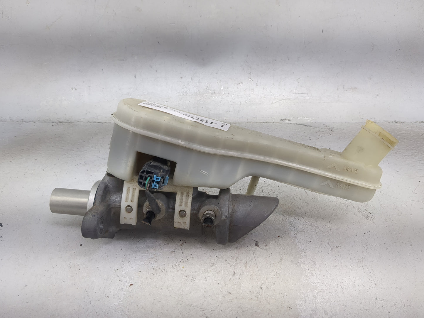 2016 Dodge Journey Brake Master Cylinder 1490560 - Oemusedautoparts1.com