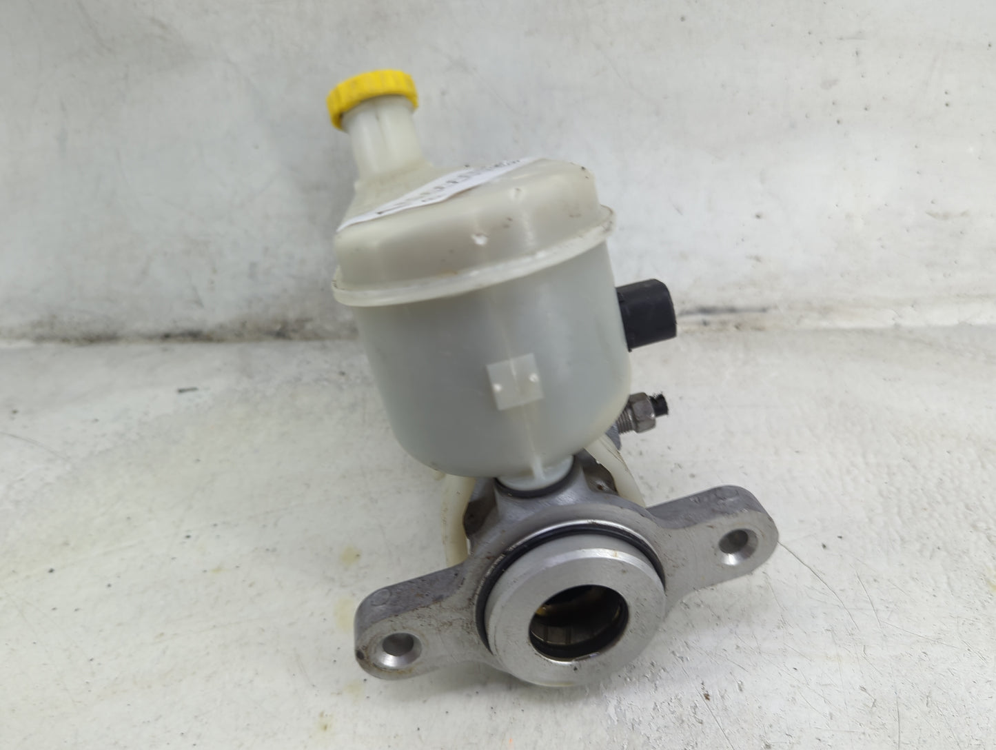 2016 Dodge Journey Brake Master Cylinder 1492293 - Oemusedautoparts1.com