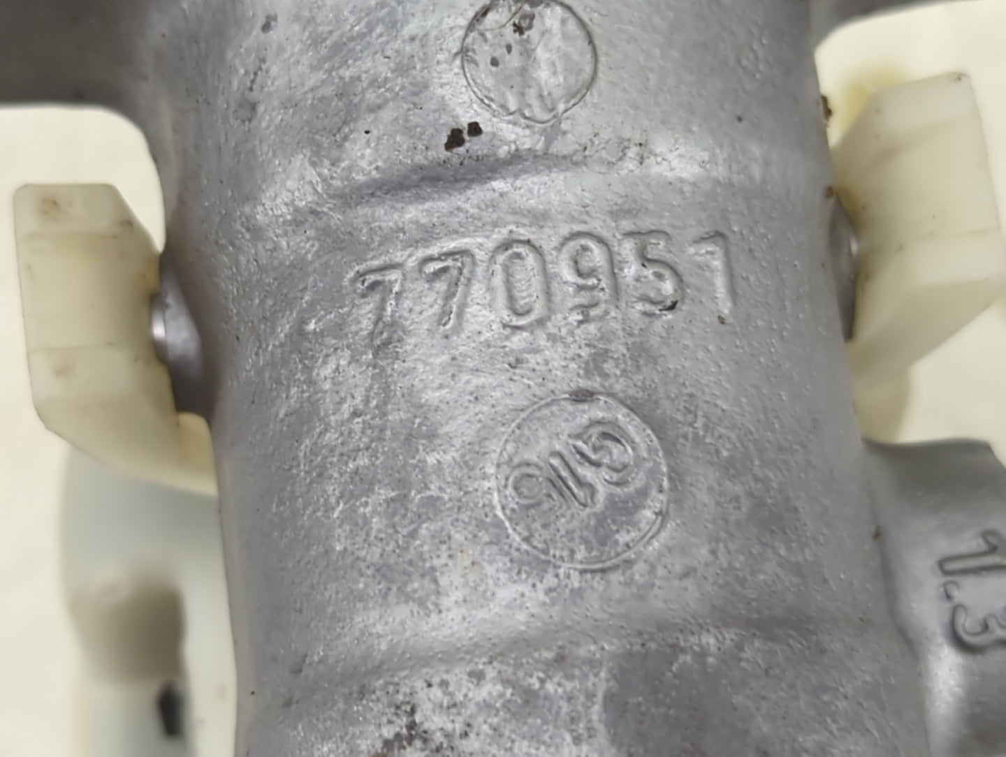 2016 Dodge Journey Brake Master Cylinder 1492293 - Oemusedautoparts1.com