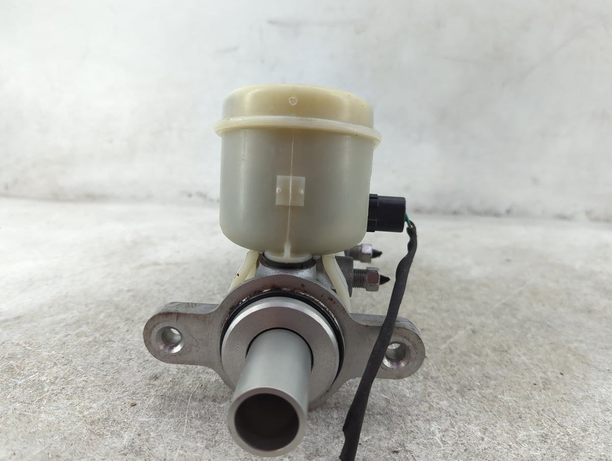 2016 Dodge Journey Brake Master Cylinder 1512054 - Oemusedautoparts1.com