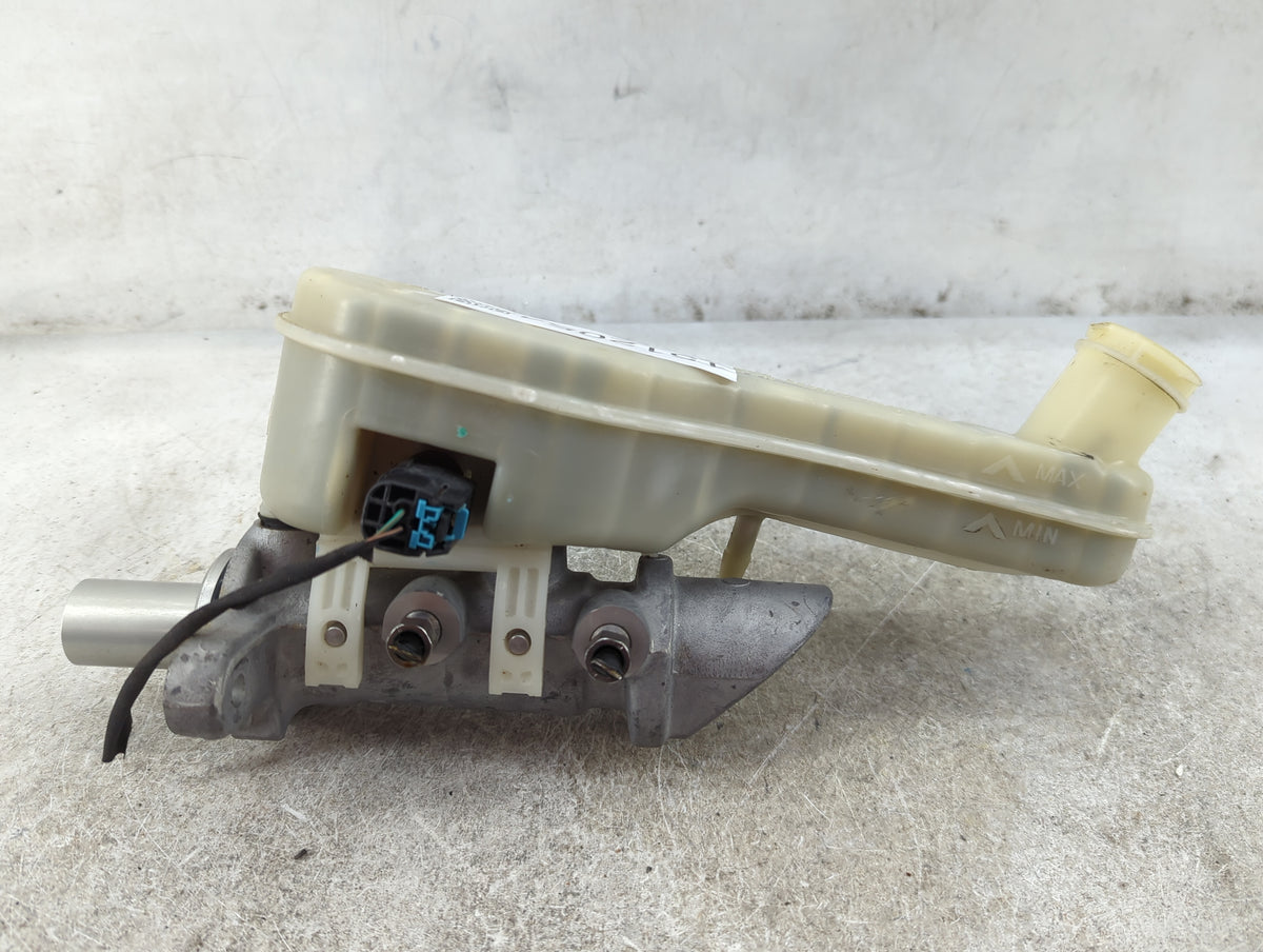 2016 Dodge Journey Brake Master Cylinder 1512054 - Oemusedautoparts1.com