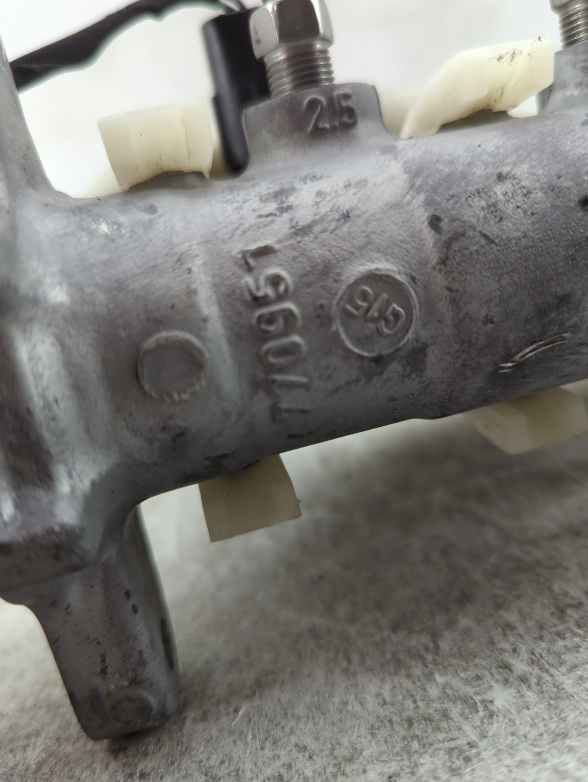 2016 Dodge Journey Brake Master Cylinder 1512054 - Oemusedautoparts1.com
