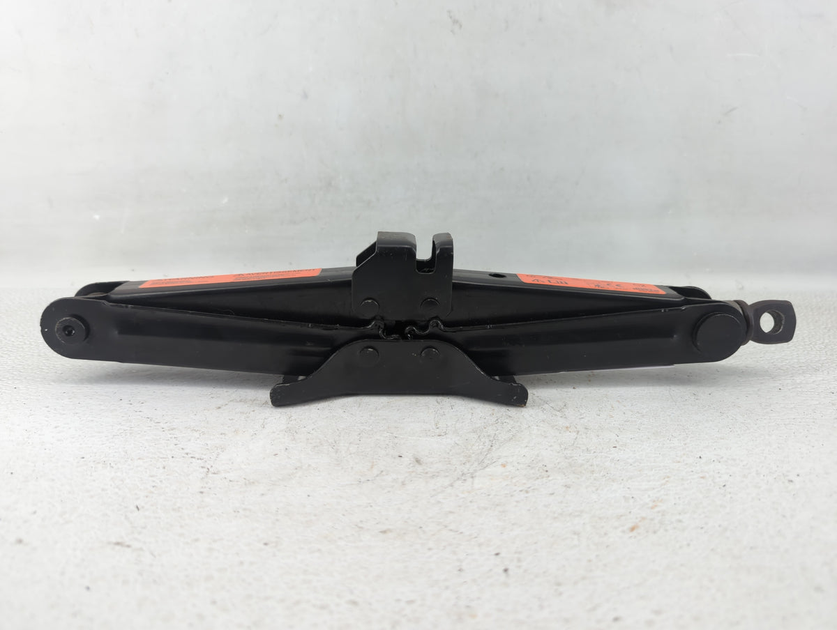 2016 Dodge Journey Spare Scissor Car Jack 572073 - Oemusedautoparts1.com