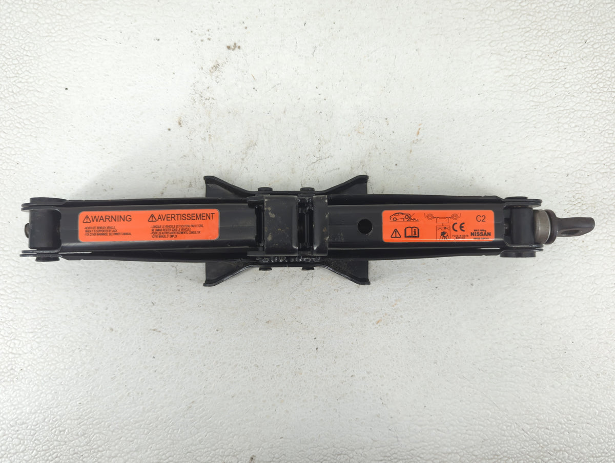 2016 Dodge Journey Spare Scissor Car Jack 572073 - Oemusedautoparts1.com