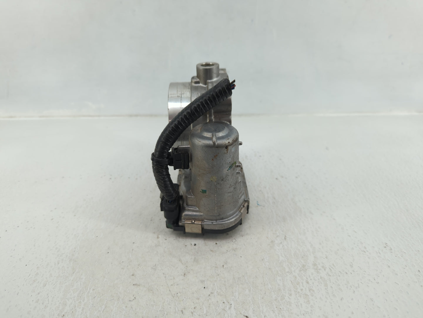 2011-2019 Dodge Journey Throttle Body Fits Fits 2011 2012 2013 2014 2015 2016 2017 2018 2019 2020 2021 2022 OEM Used Auto Pa