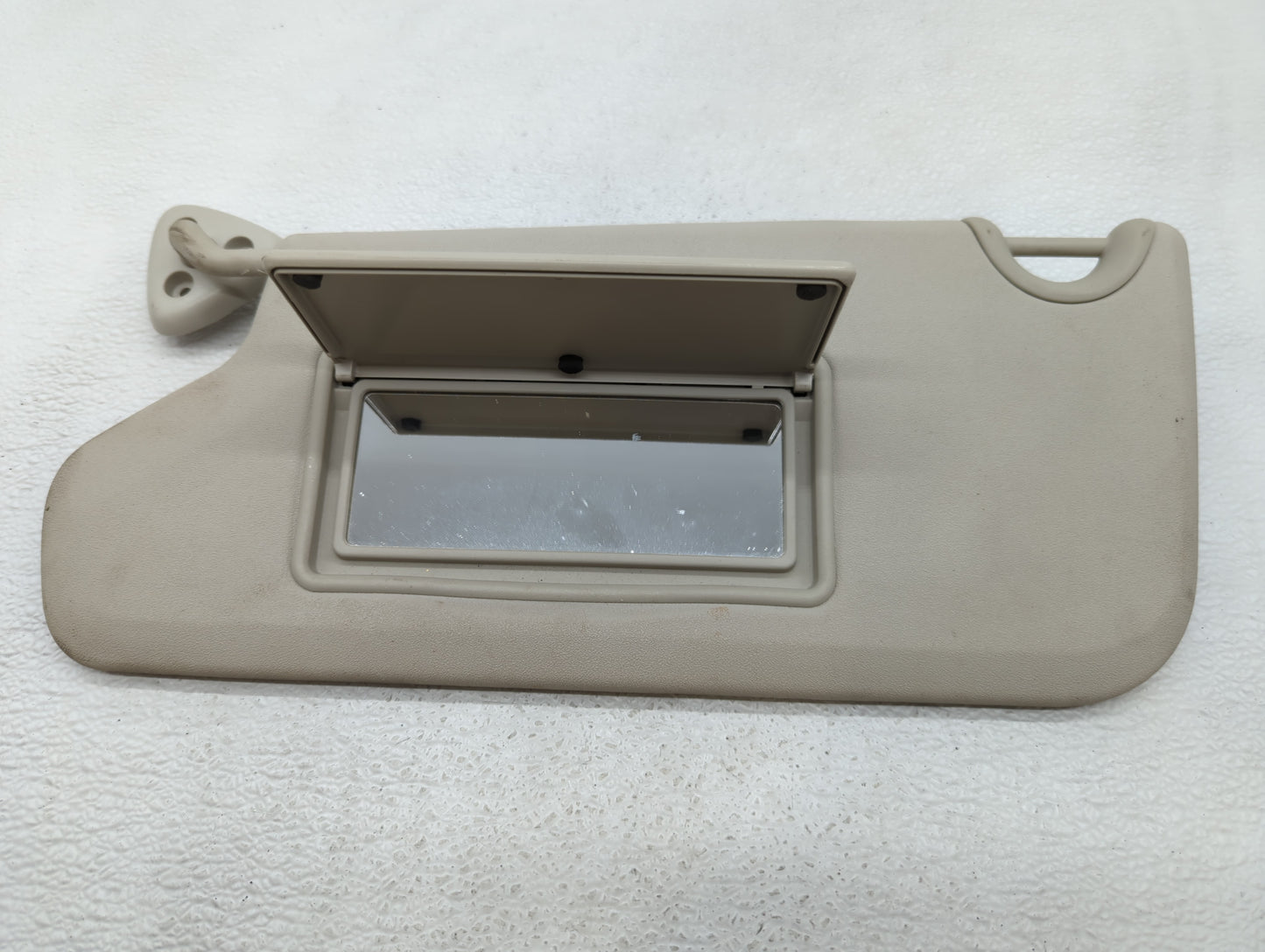 2016 Dodge Journey Sun Visor Shade Replacement Passenger Right Mirror Fits OEM Used Auto Parts - Oemusedautoparts1.com