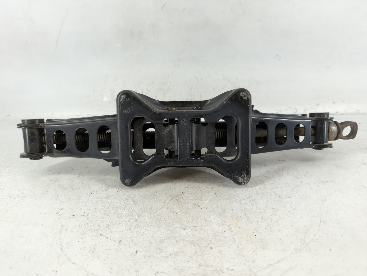 2016 Dodge Journey Spare Scissor Car Jack - Oemusedautoparts1.com