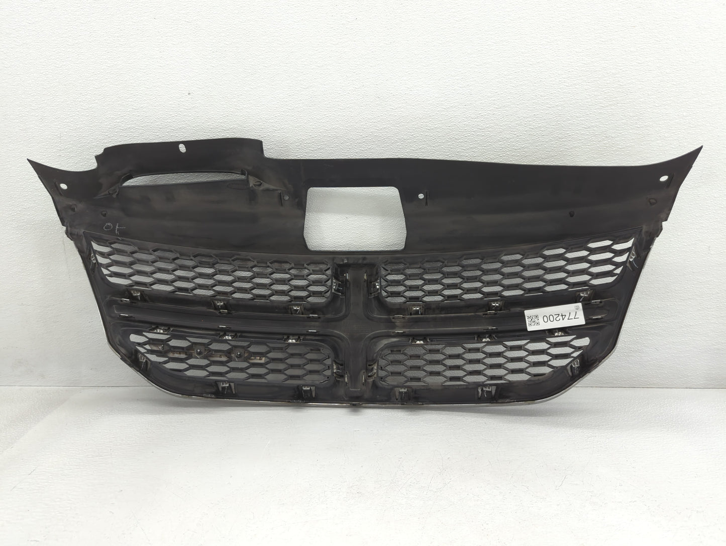 2016 Dodge Journey Front Bumper Grille Cover - Oemusedautoparts1.com