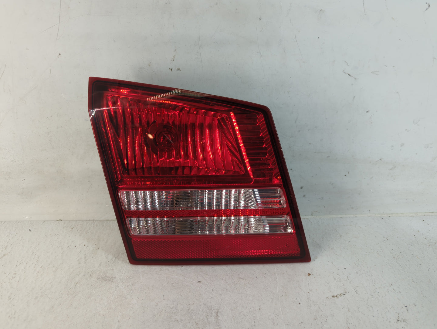 2016 Dodge Journey Tail Light Assembly Driver Left OEM P/N:04806369AF Fits OEM Used Auto Parts - Oemusedautoparts1.com
