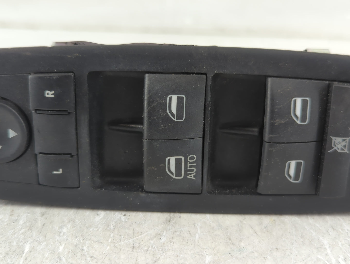 2016 Dodge Journey Master Power Window Switch Replacement Driver Side Left P/N:68084001AD Fits OEM Used Auto Parts - Oemused