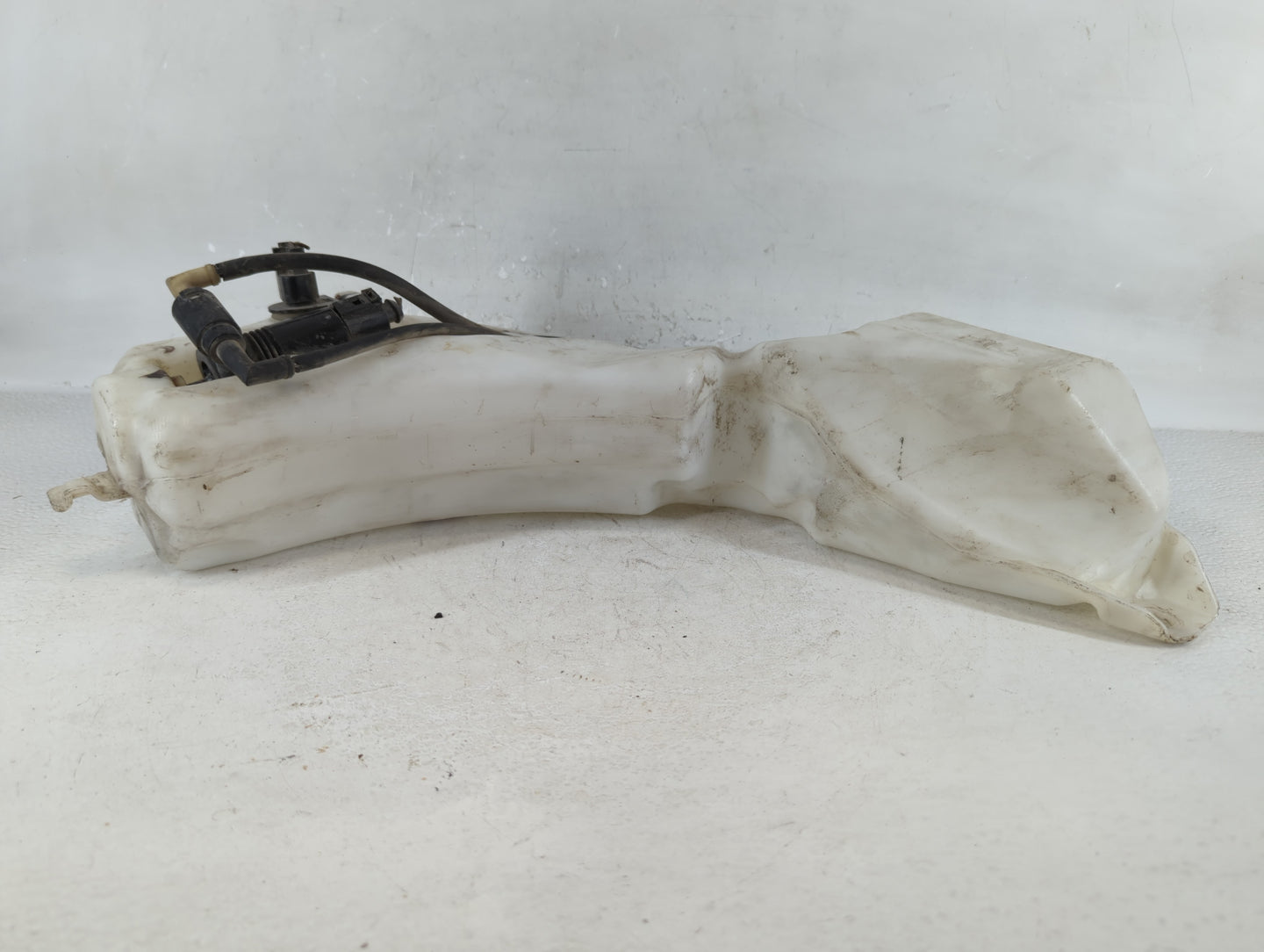 2016 Dodge Journey Windshield Washer Fluid Reservoir Bottle Oem - Oemusedautoparts1.com