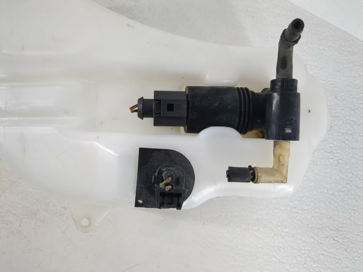 2016 Dodge Journey Windshield Washer Fluid Reservoir Bottle Oem 869073 - Oemusedautoparts1.com