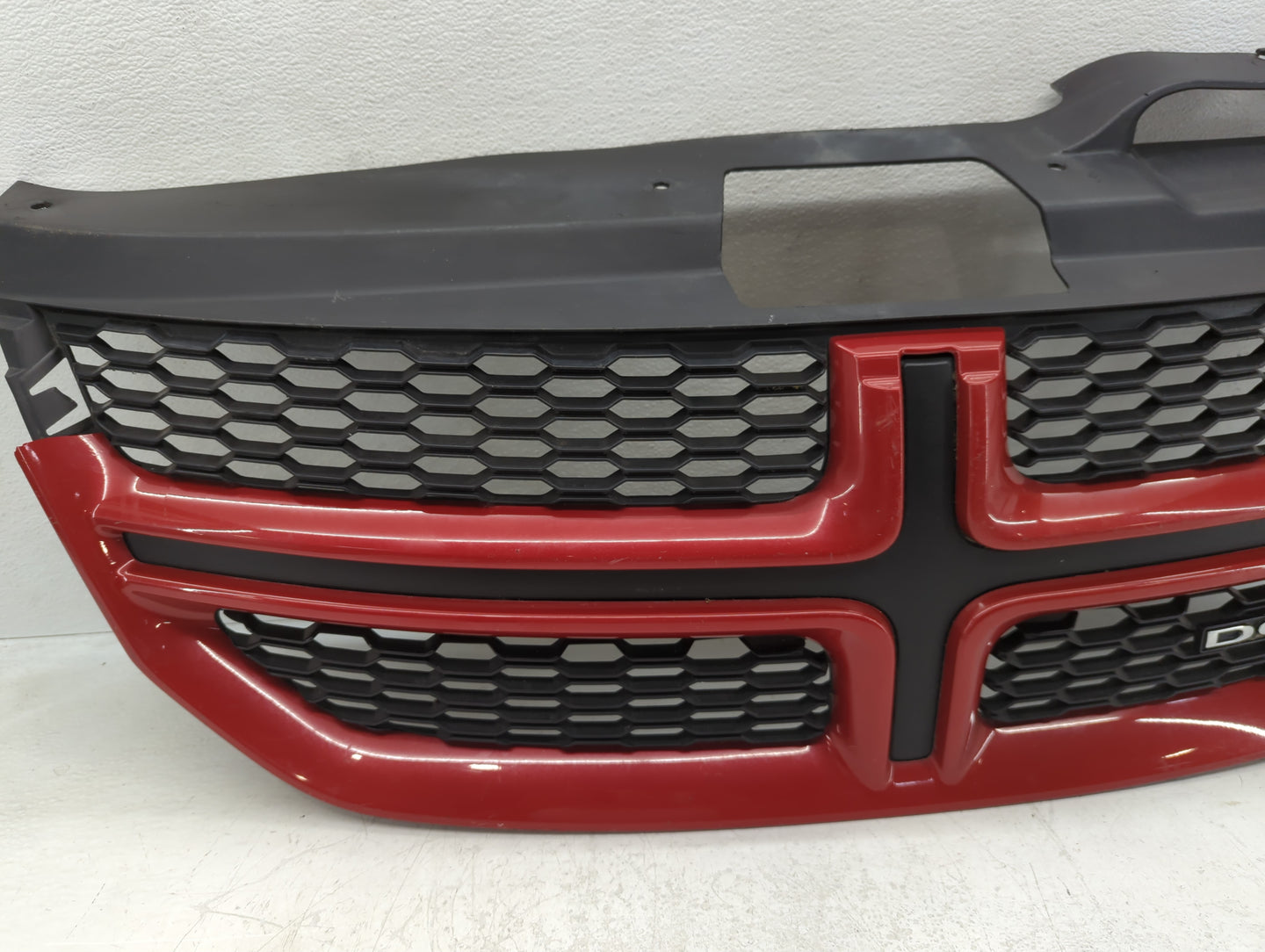 2016 Dodge Journey Front Grille Bumper Not Included - Oemusedautoparts1.com