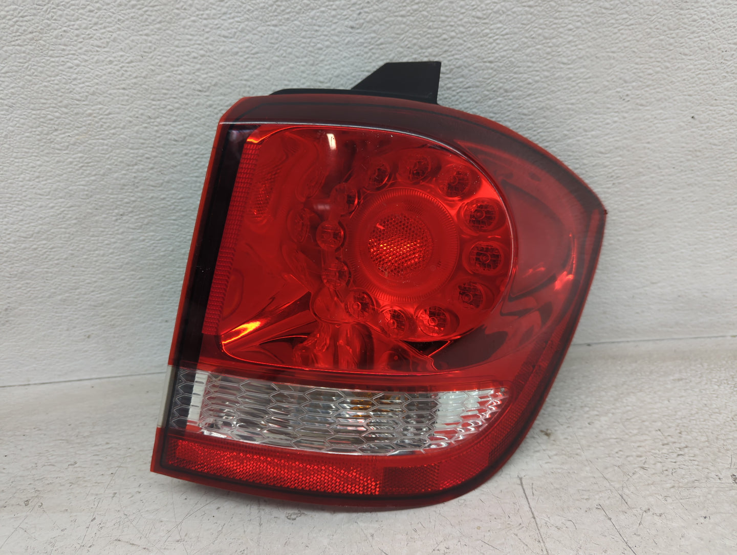 2016 Dodge Journey Driver Left Side Deck Lid Mounted Tail Light - Oemusedautoparts1.com