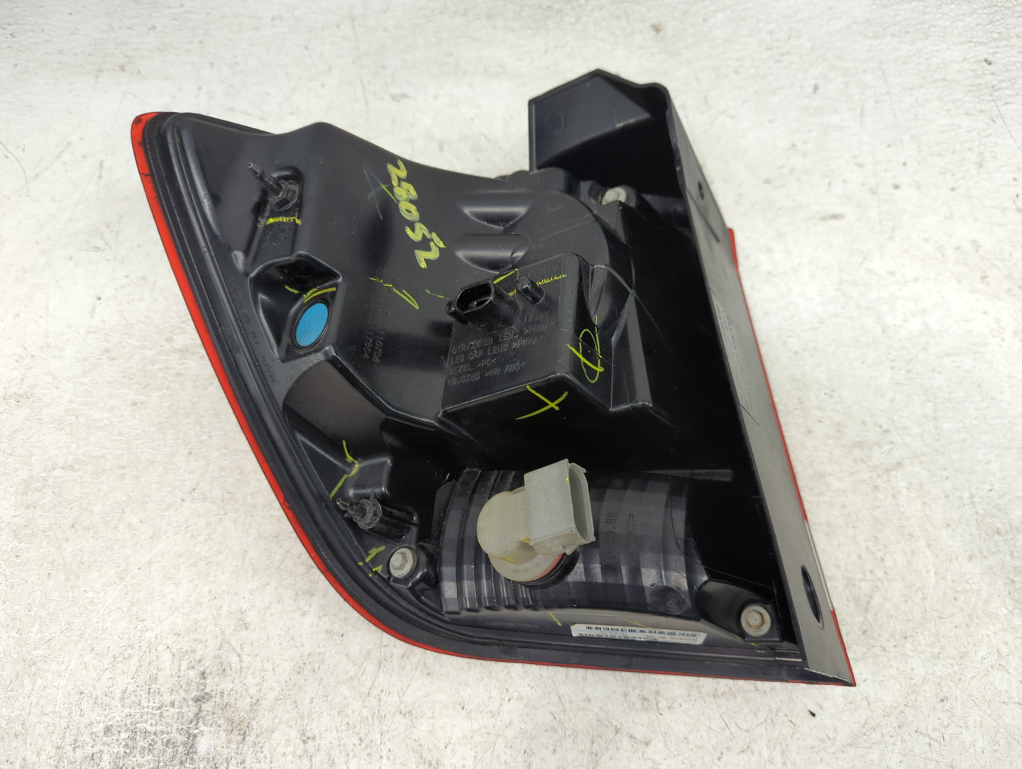 2016 Dodge Journey Driver Left Side Deck Lid Mounted Tail Light - Oemusedautoparts1.com