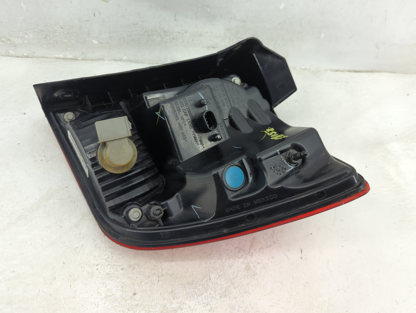 2016 Dodge Journey Driver Left Side Deck Lid Mounted Tail Light - Oemusedautoparts1.com