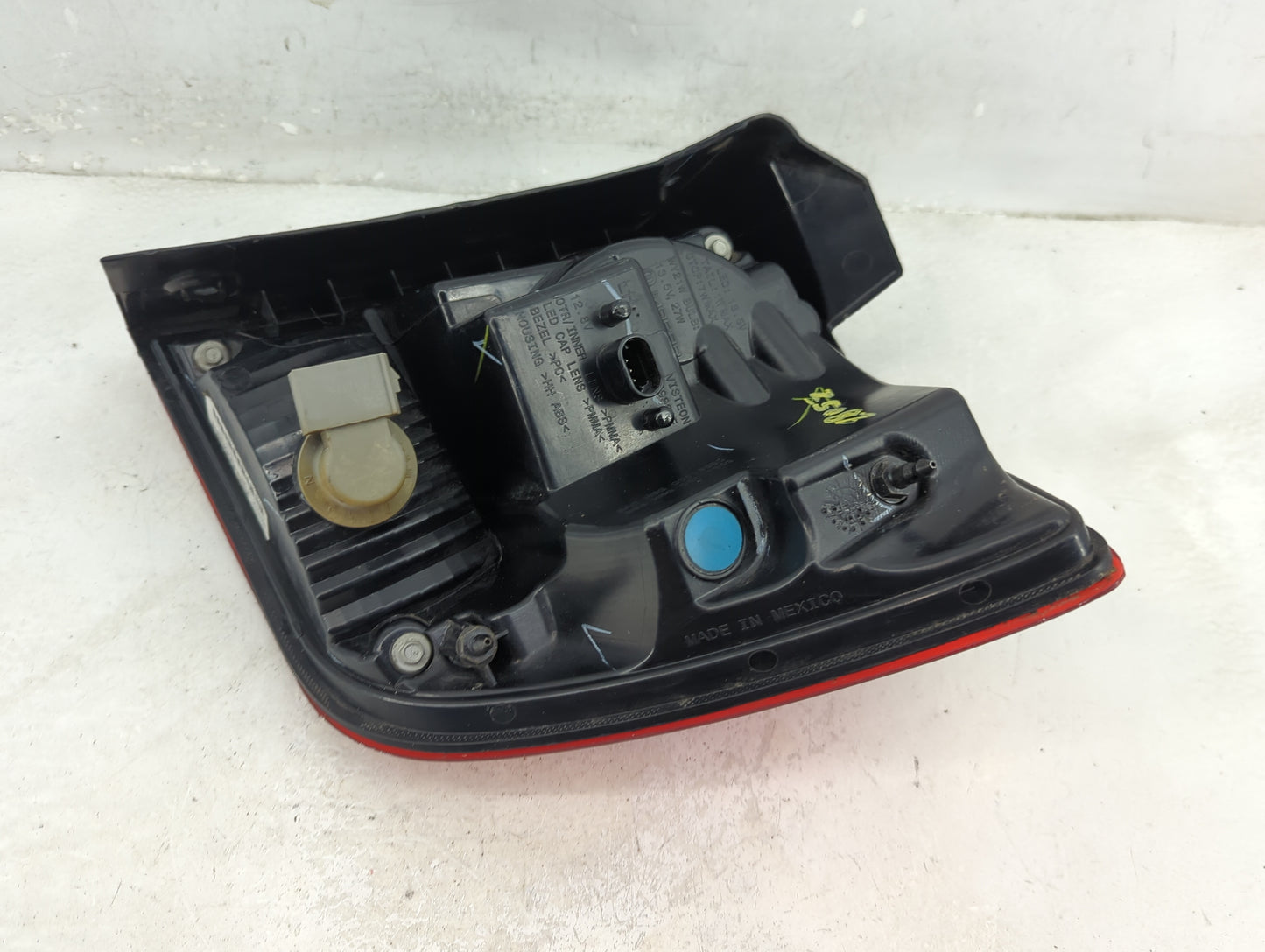2016 Dodge Journey Driver Left Side Deck Lid Mounted Tail Light - Oemusedautoparts1.com
