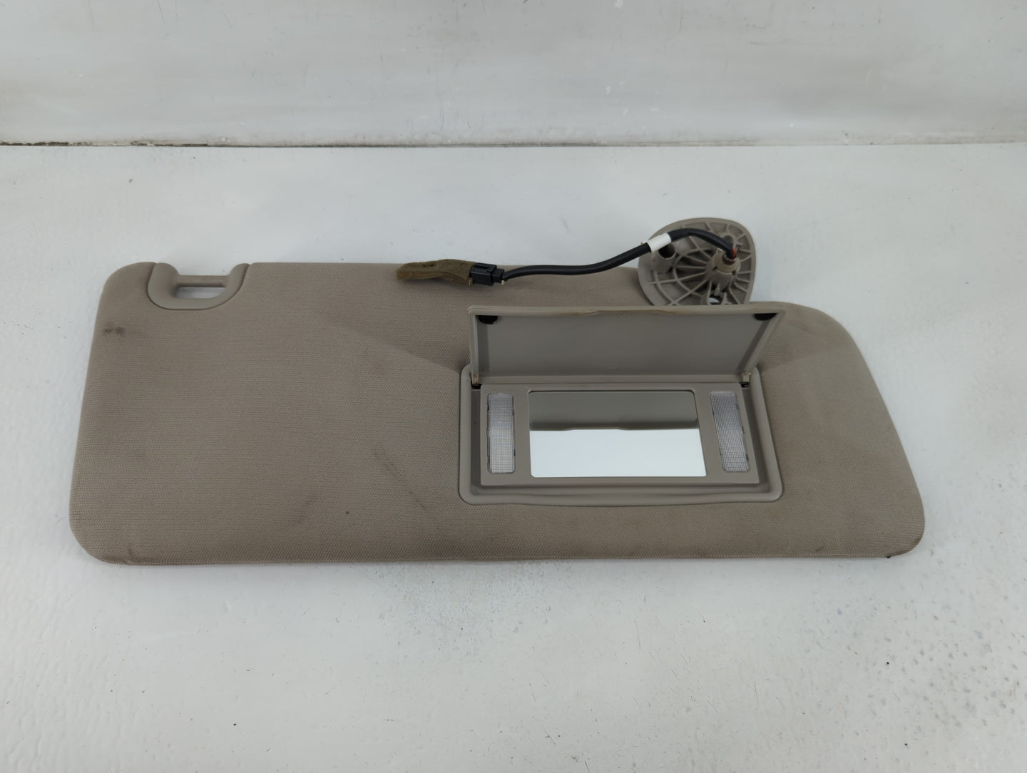 2016 Dodge Ram 1500 Sun Visor Shade Replacement Passenger Right Mirror Fits Fits 2015 2017 2018 2019 2020 OEM Used Auto Part