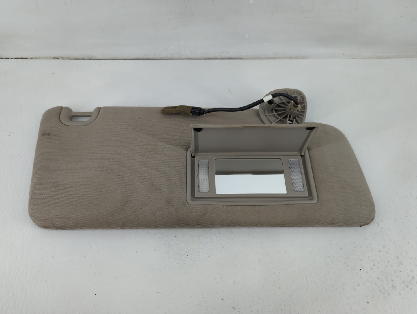 2016 Dodge Ram 1500 Sun Visor Shade Replacement Passenger Right Mirror Fits Fits 2015 2017 2018 2019 2020 OEM Used Auto Part