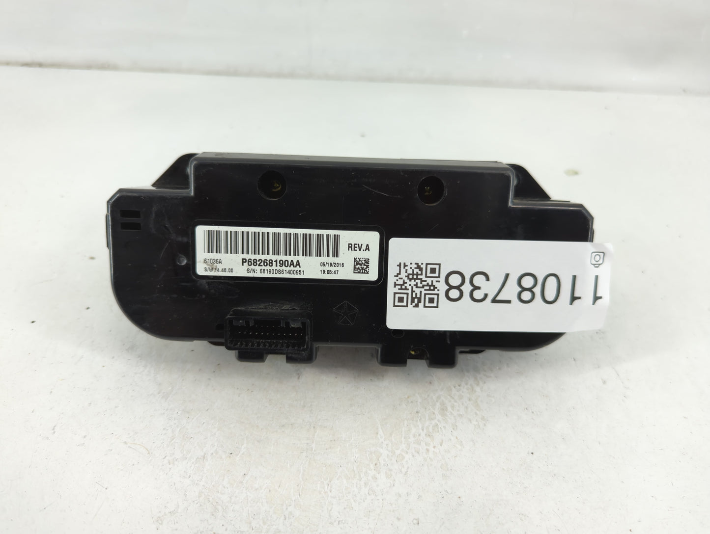 2016 Dodge Ram 1500 Climate Control Module Temperature AC/Heater Replacement P/N:P68268190AA Fits OEM Used Auto Parts - Oemu