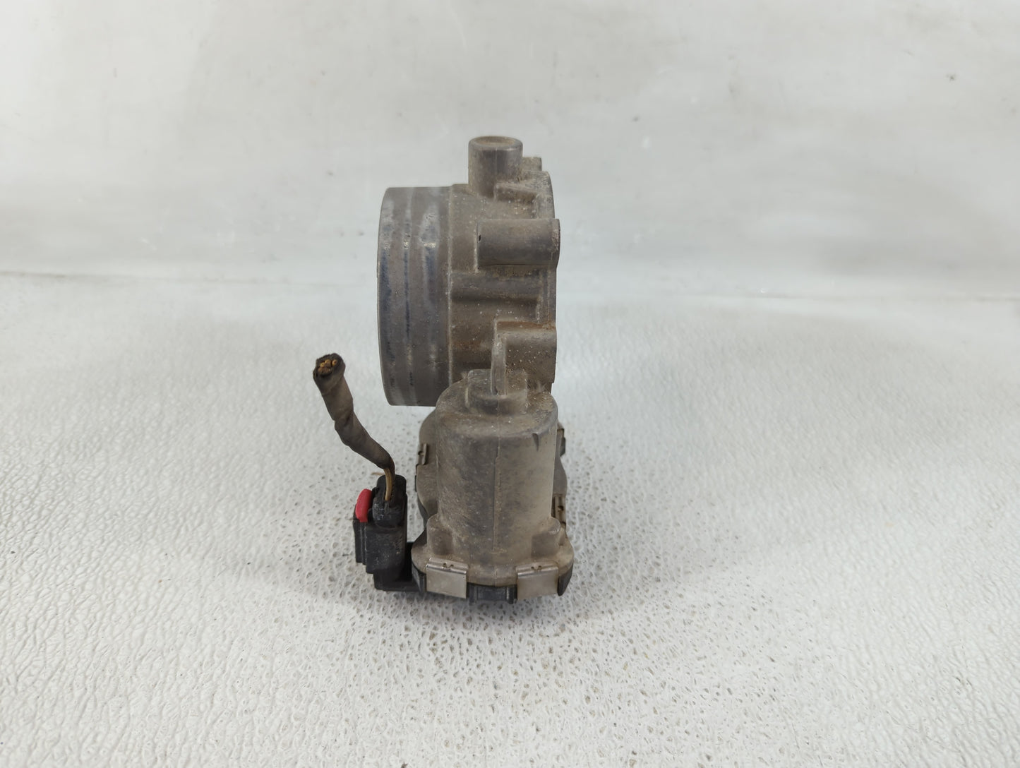 2016 Dodge Ram 1500 Throttle Body P/N:53034251AB Fits Fits 2012 2013 2014 2015 2017 2018 2019 2020 2021 2022 OEM Used Auto P