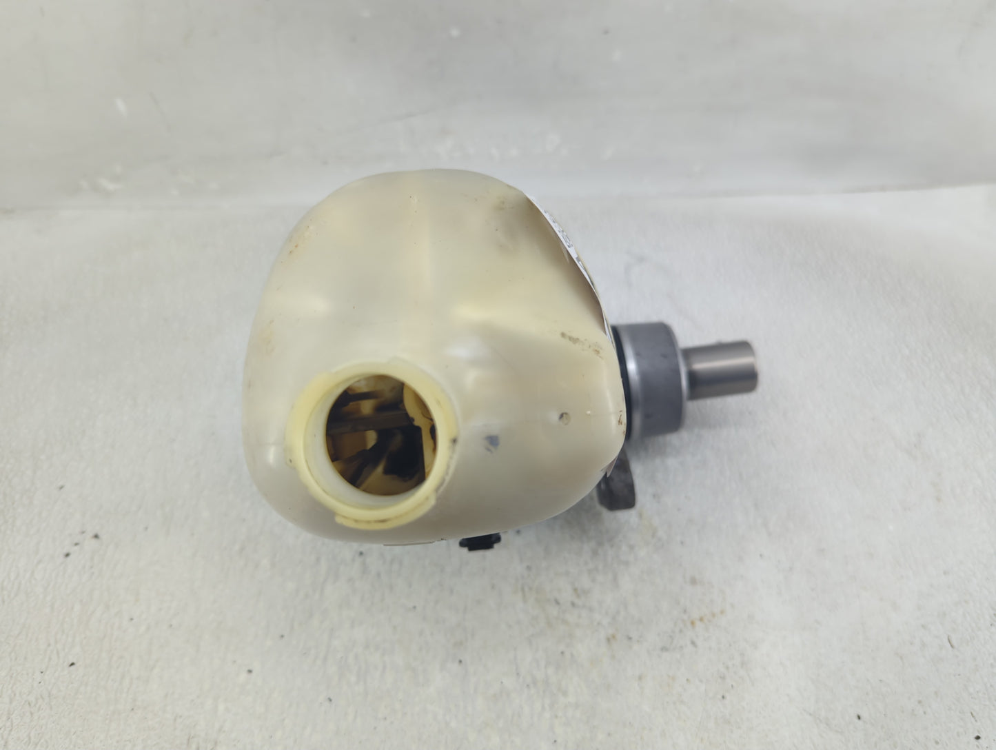 2007-2008 Dodge Ram 1500 Brake Master Cylinder - Oemusedautoparts1.com