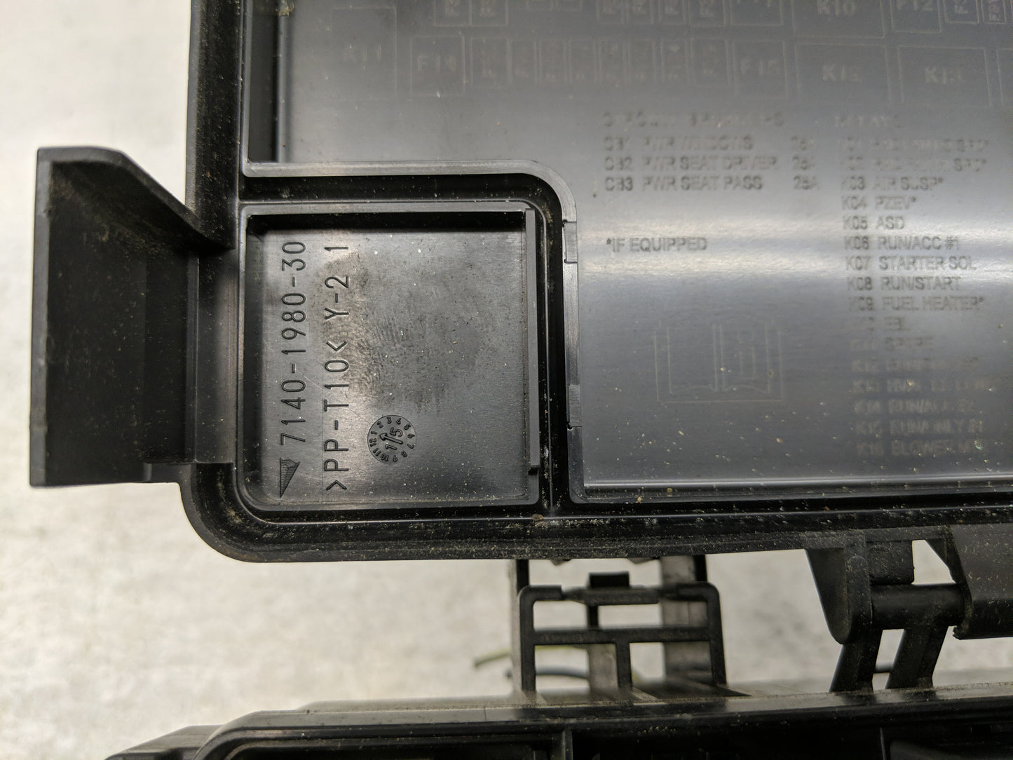 2016 Dodge Ram 1500 Fusebox Fuse Box Panel Relay Module P/N:7140-1980-30 Fits OEM Used Auto Parts - Oemusedautoparts1.com