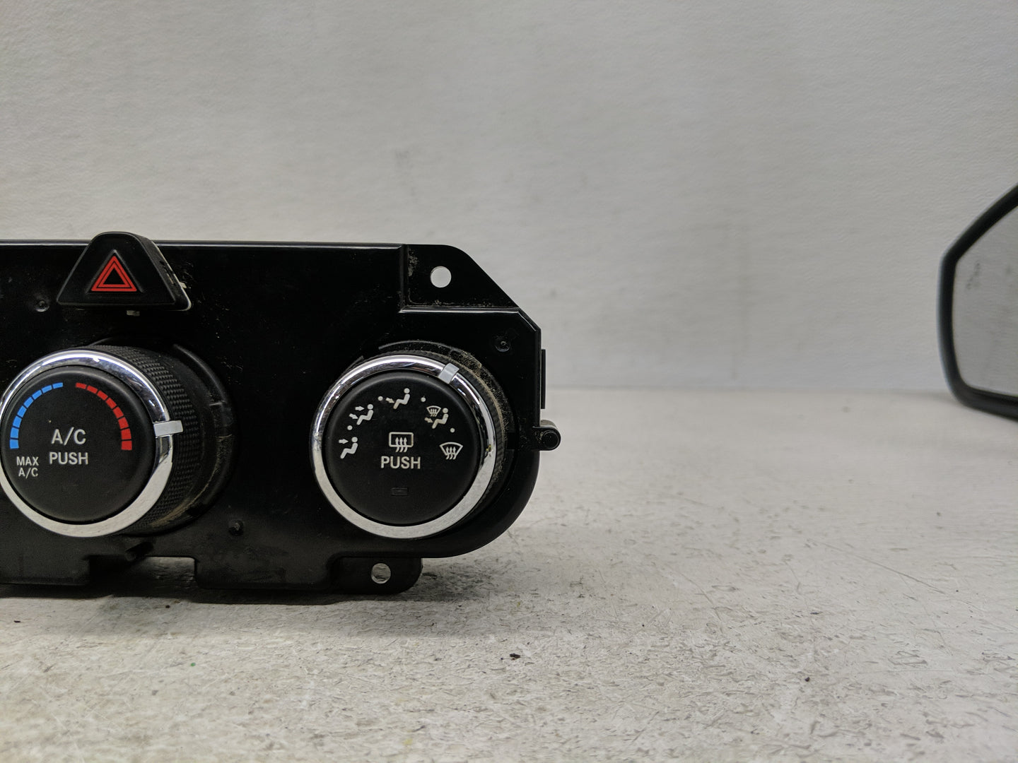 2016 Dodge Ram 1500 Climate Control Module Temperature AC/Heater Replacement P/N:P68268190AA Fits OEM Used Auto Parts - Oemu