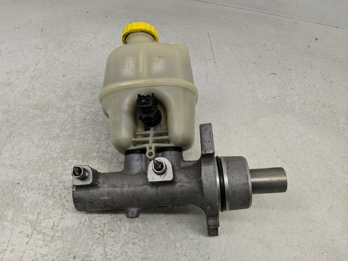 2007-2008 Dodge Ram 1500 Brake Master Cylinder 1311454 - Oemusedautoparts1.com