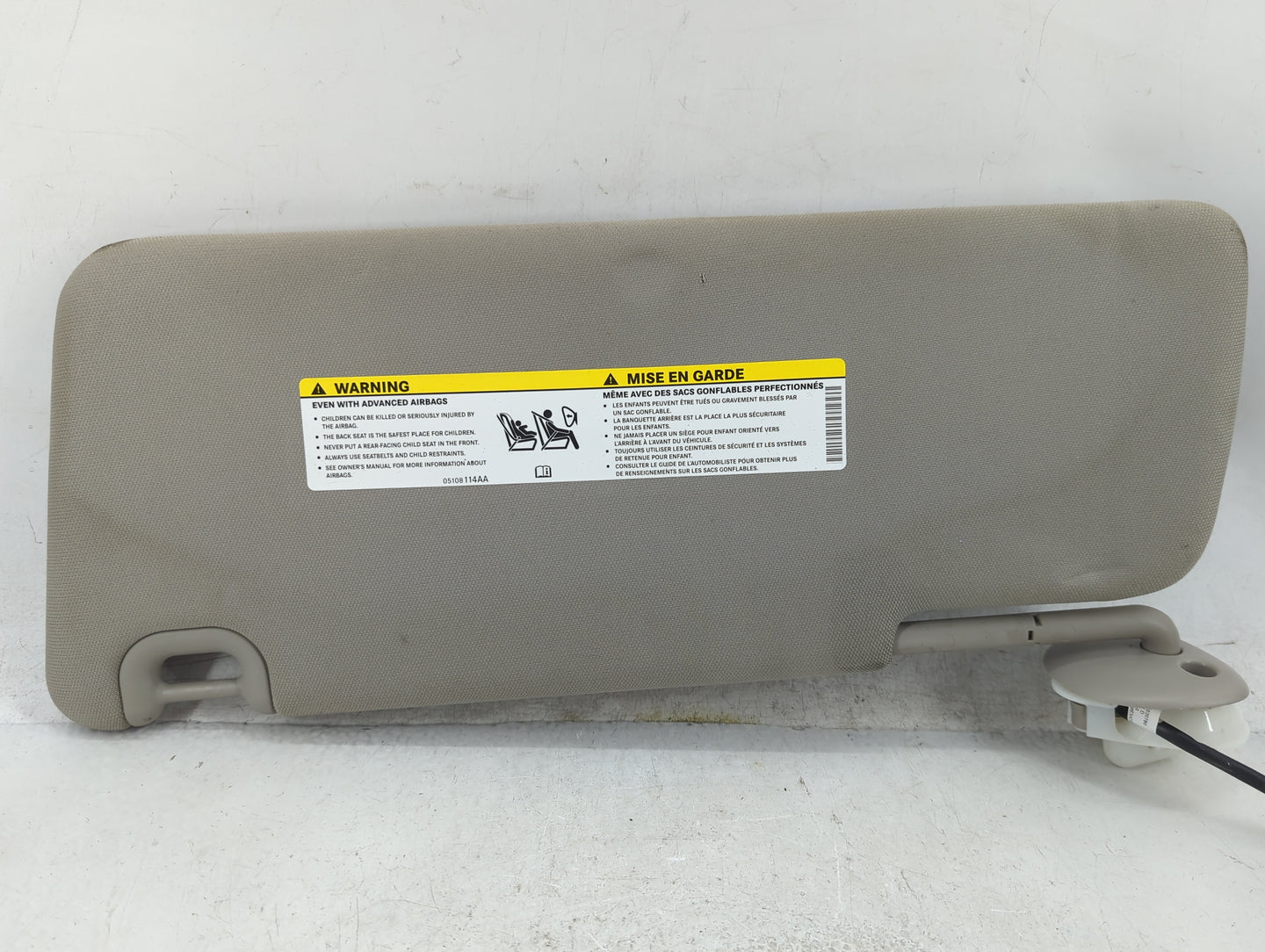 2016 Dodge Ram 1500 Sun Visor Shade Replacement Passenger Right Mirror Fits Fits 2015 2017 2018 2019 2020 OEM Used Auto Part