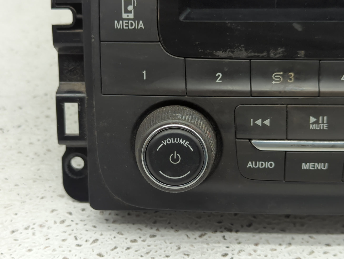 2016 Dodge Ram 1500 Radio AM FM Cd Player Receiver Replacement P/N:P68245817AE Fits Fits 2015 OEM Used Auto Parts - Oemuseda