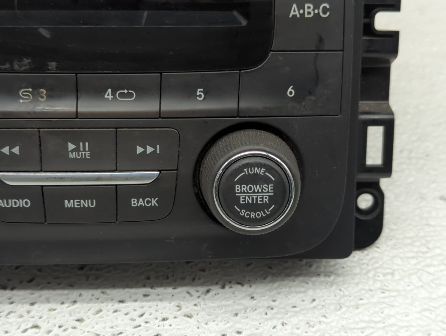 2016 Dodge Ram 1500 Radio AM FM Cd Player Receiver Replacement P/N:P68245817AE Fits Fits 2015 OEM Used Auto Parts - Oemuseda