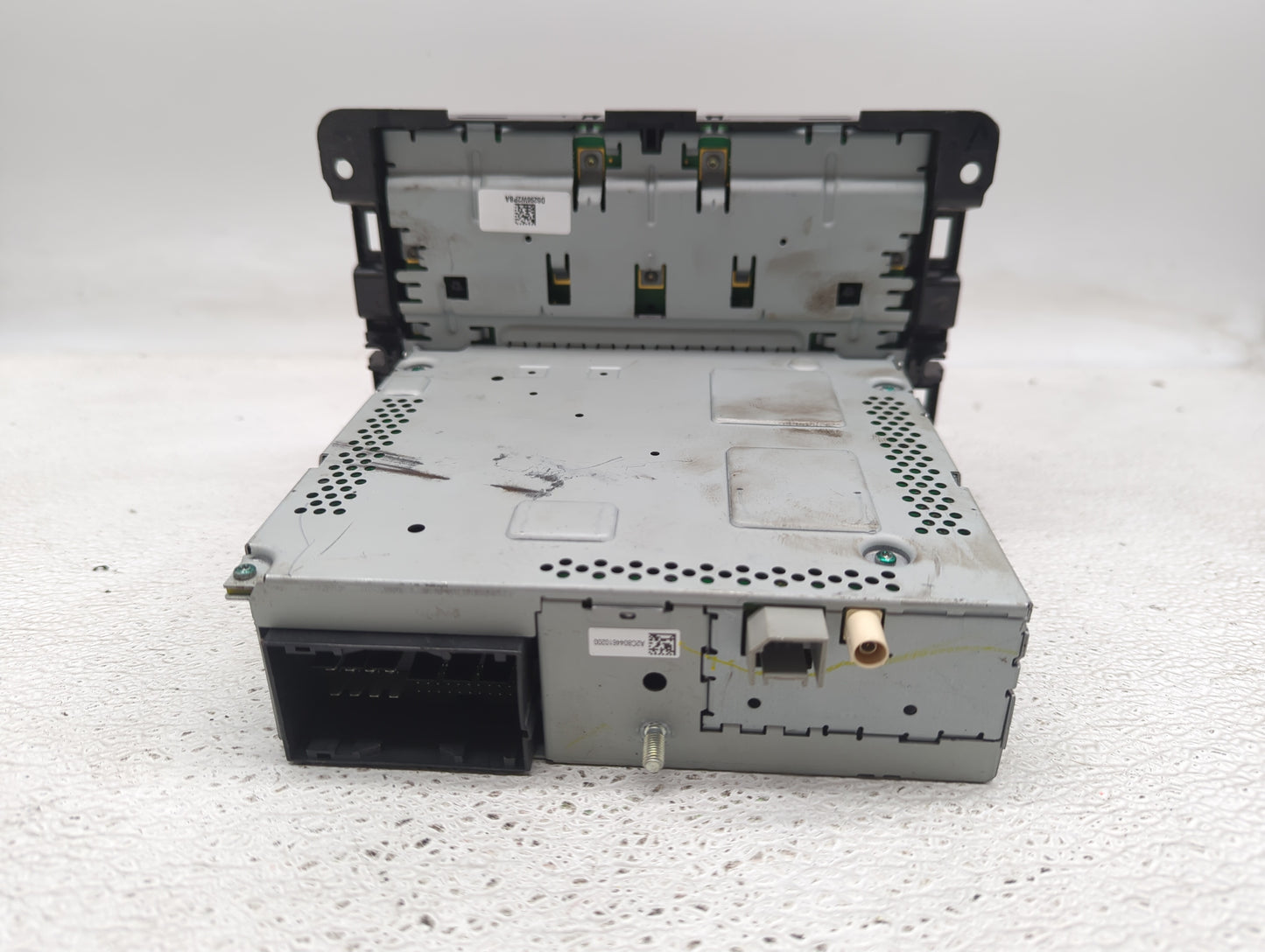 2016 Dodge Ram 1500 Radio AM FM Cd Player Receiver Replacement P/N:P68245817AE Fits Fits 2015 OEM Used Auto Parts - Oemuseda