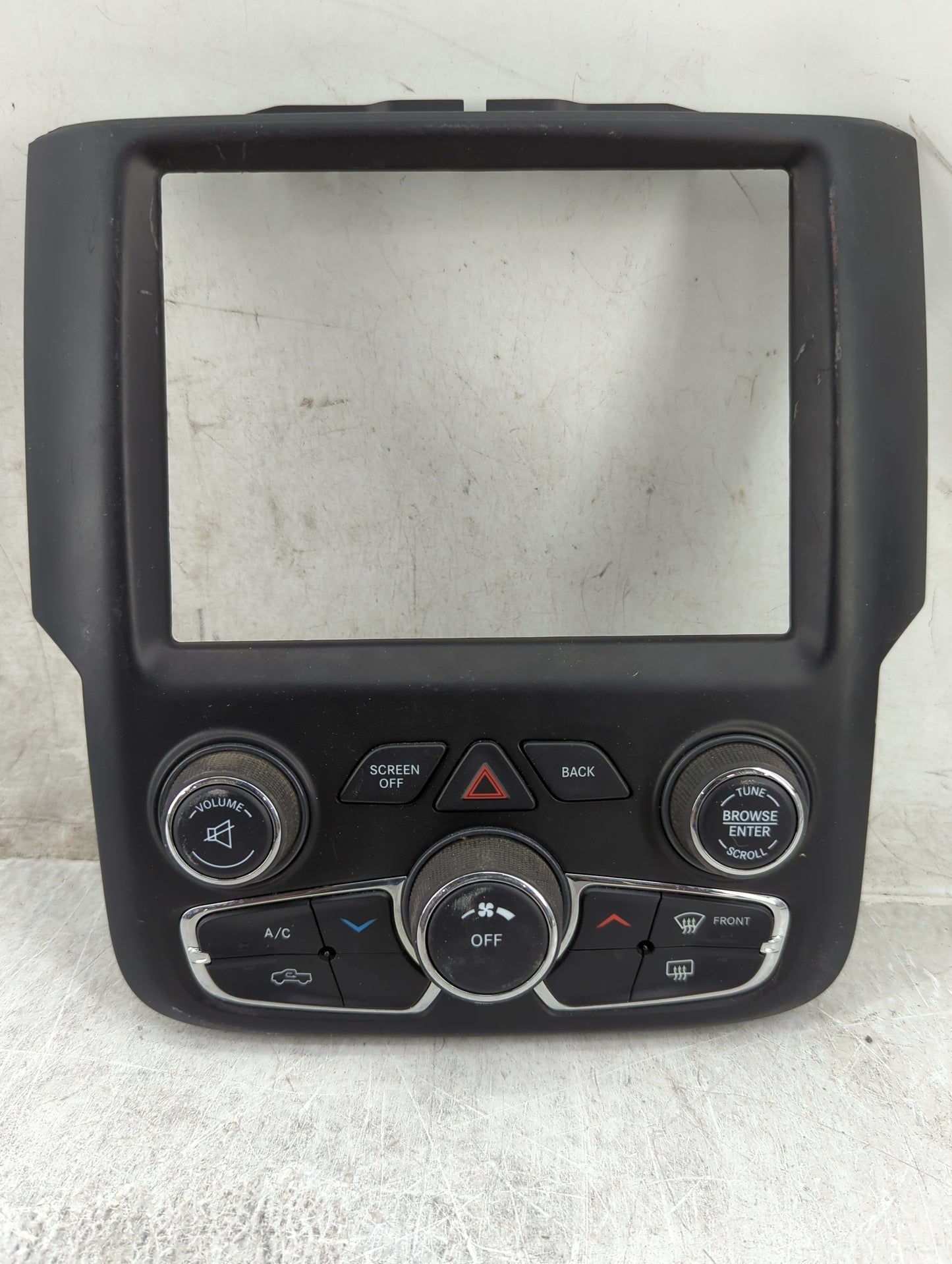 2016 Dodge Ram 1500 Climate Control Module Temperature AC/Heater Replacement P/N:1UJ96DX9AF 16316101 Fits OEM Used Auto Part