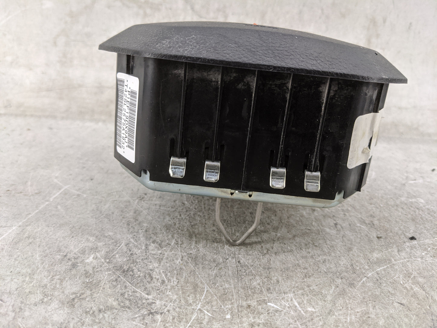 Dodge Ram 1500 Air Bag Driver Left Steering Wheel Mounted 1477538 - Oemusedautoparts1.com
