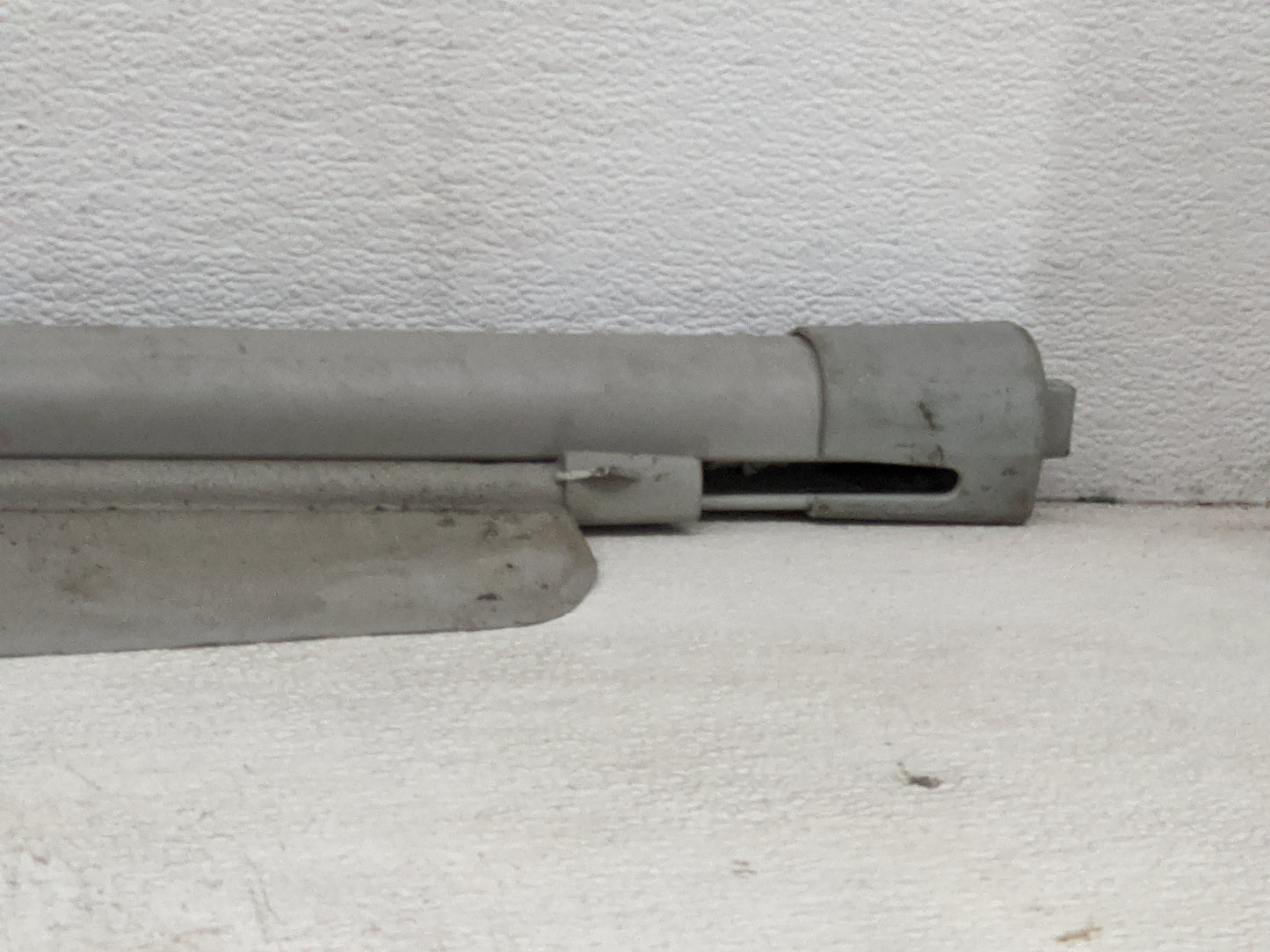 2016 Dodge Ram 1500 Rear Cargo Cover Storage Retractable Shade - Oemusedautoparts1.com