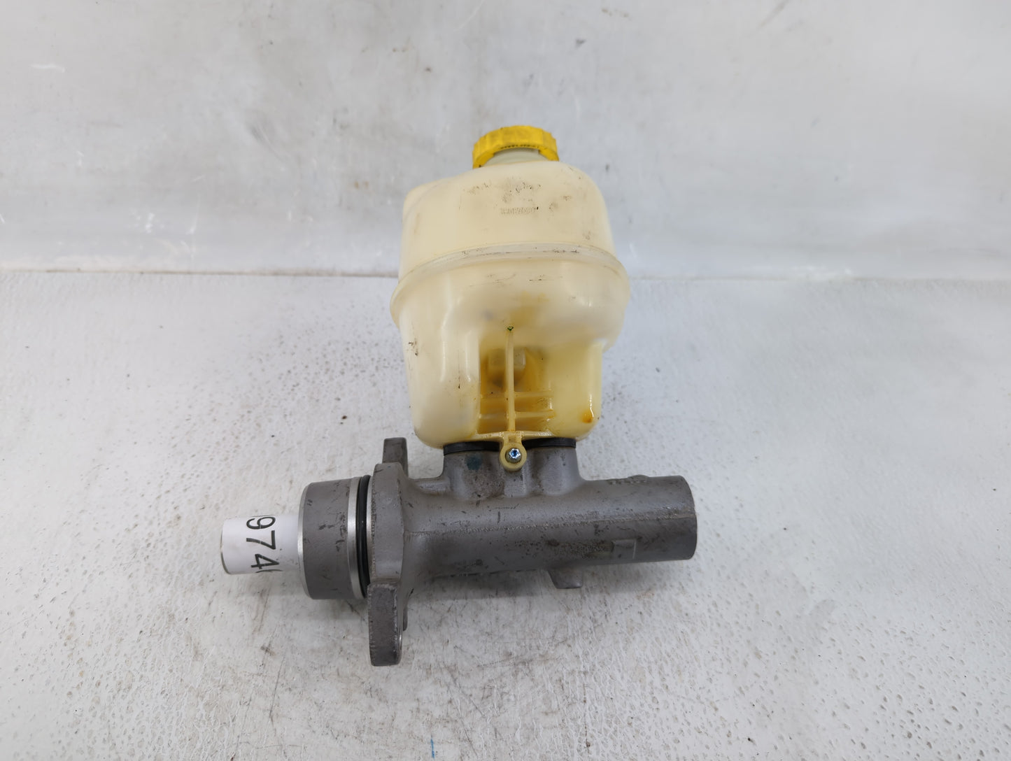 2007-2008 Dodge Ram 1500 Brake Master Cylinder 609746 - Oemusedautoparts1.com