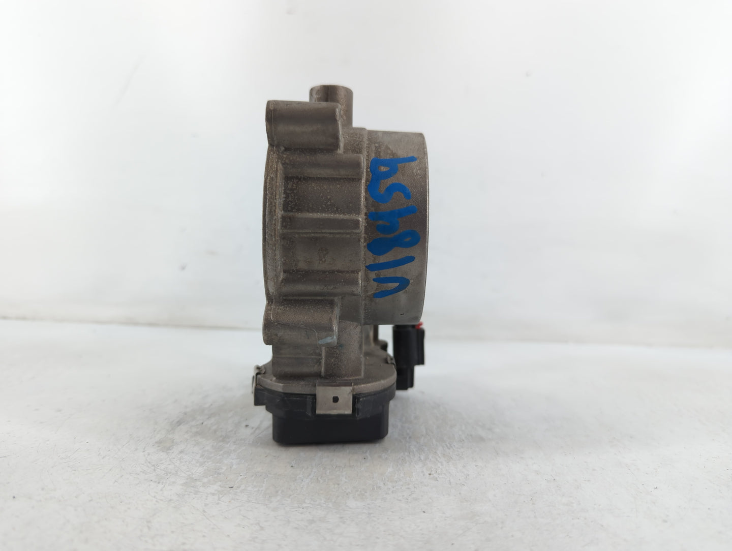 2016 Dodge Ram 1500 Throttle Body P/N:53034251AB Fits Fits 2012 2013 2014 2015 2017 2018 2019 2020 2021 2022 OEM Used Auto P